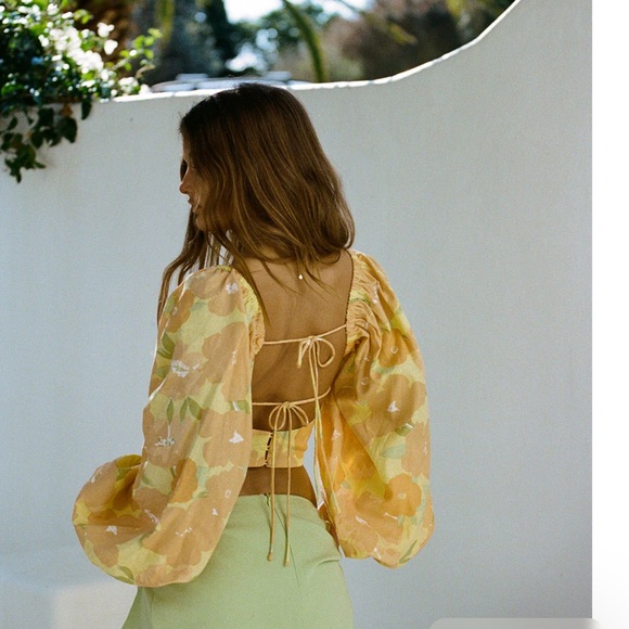 SABO Jianna Backless Floral Puff Sleeve  Top - Picture 2 of 10